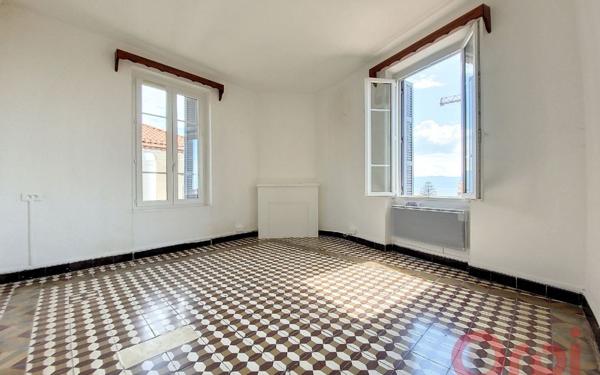 Appartement à louer    1 pièce •  Ajaccio