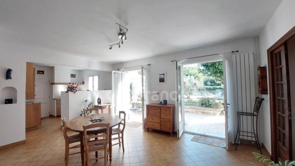 Maison avec piscine et jardin à Barbentane – 3 chambres – terrain 880 m² – proche Avignon