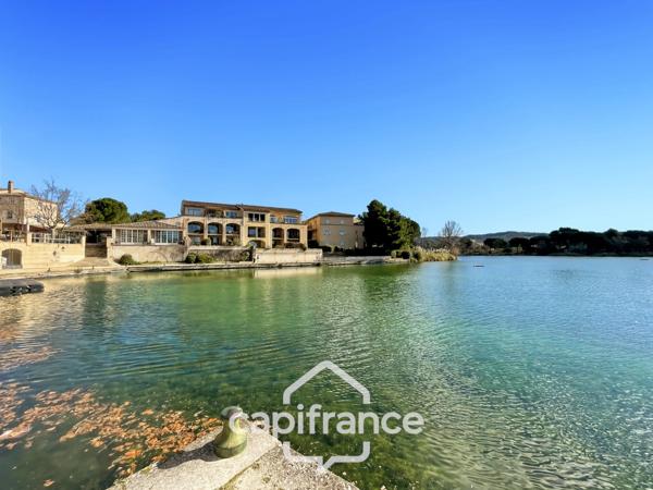 Domaine et golf de Pont Royal appartement  climatisé résidence du  lac de 43 m2 , vue lac , terrasse exposition sud , place de parking , cave collective