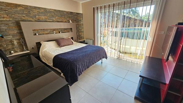 Villa contemporaine avec vue