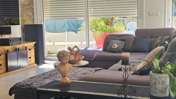 Villa contemporaine avec vue