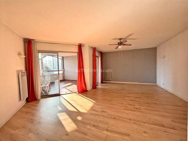Vente                                                      Appartement
                        
                     3 pièces                      83 m2                     à Mezzavia