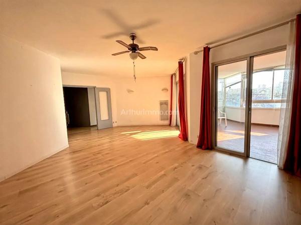 Vente                                                      Appartement
                        
                     3 pièces                      83 m2                     à Mezzavia