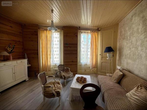 Appartement à louer à Saint-Chély-d'Apcher en Lozère (48200), ref : 48032-L89