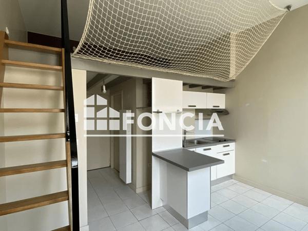 Location Studio 17.04 m² - 9 RUE JEAN JAURES Rochefort 17300