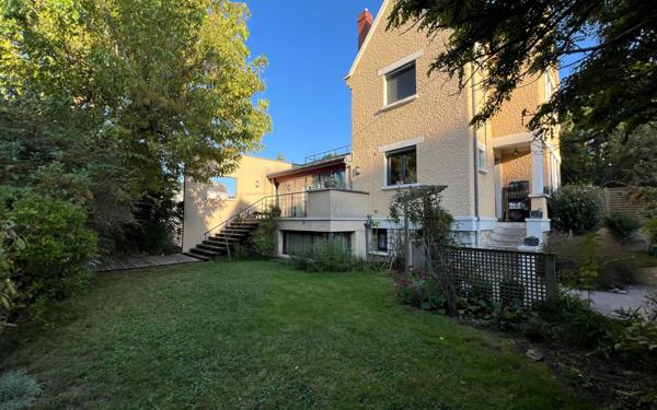 Maison à vendre    8 pièces •  Marly-le-Roi