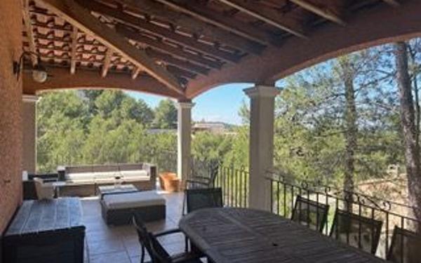 Maison à vendre    6 pièces •  Beaucaire