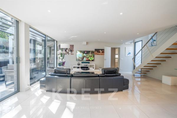 Villa contemporaine aux lignes pures et à l’élégance naturelle