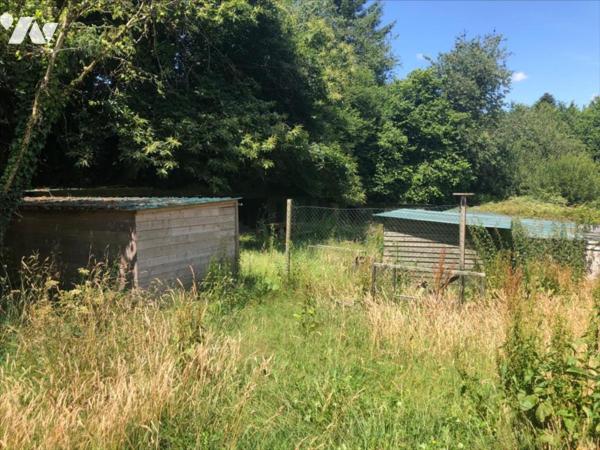 A VENDRE BERRIEN MAGNIFIQUE MAISON DE CARACTERE EN PIERRES AVEC TERRAIN