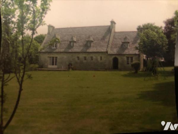 A VENDRE BERRIEN MAGNIFIQUE MAISON DE CARACTERE EN PIERRES AVEC TERRAIN