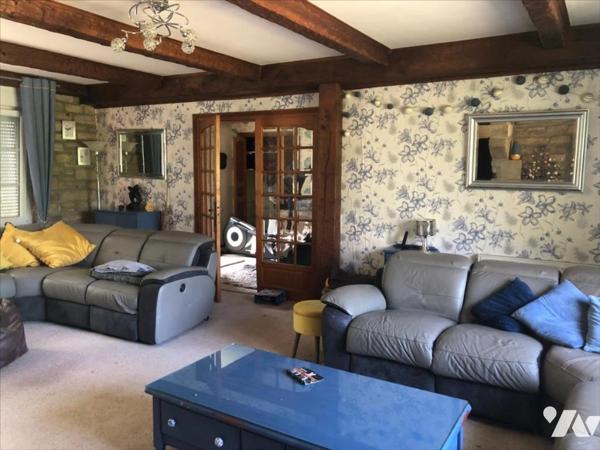 A VENDRE BERRIEN MAGNIFIQUE MAISON DE CARACTERE EN PIERRES AVEC TERRAIN