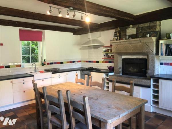 A VENDRE BERRIEN MAGNIFIQUE MAISON DE CARACTERE EN PIERRES AVEC TERRAIN