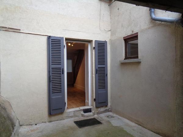 Langeac(43), maison de ville de 60m2 habitables, 2 chambres