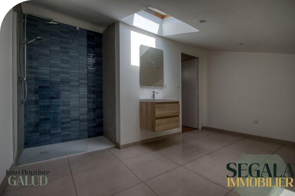 Carmaux (81400) Appartement T2 refait à neuf – dernier étage – jardin privé