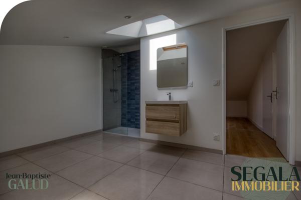 Carmaux (81400) Appartement T2 refait à neuf – dernier étage – jardin privé