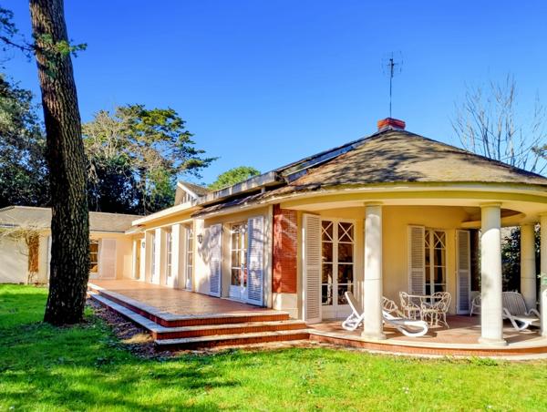 SAINT-BREVIN L'OCEAN PLAGE A 5 MINUTES - VILLA PROPRIETE PLAIN-PIED 160M2 3 CHAMBRES GRAND PARC CLOS ARBORE