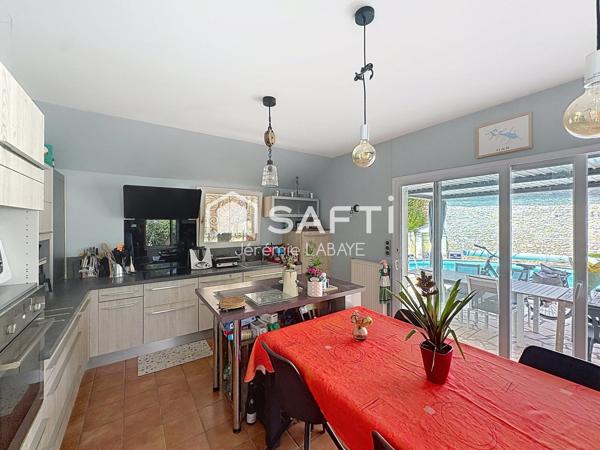Maison familiale avec piscine à Châteauroux