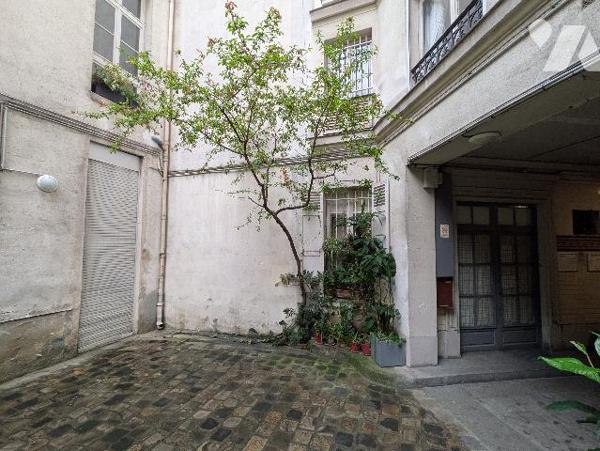 Local commercial à vendre rue Beaubourg dans le quartier Rambuteau