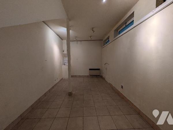 Local commercial à vendre rue Beaubourg dans le quartier Rambuteau