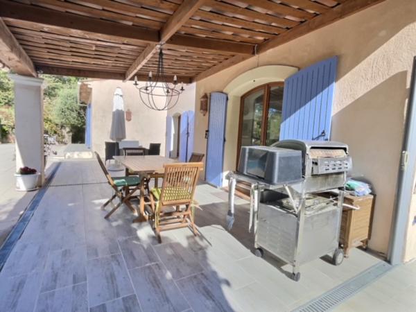 Maison d'architecte de 180 M2 Callian 8 pièce(s) PROCHE A8