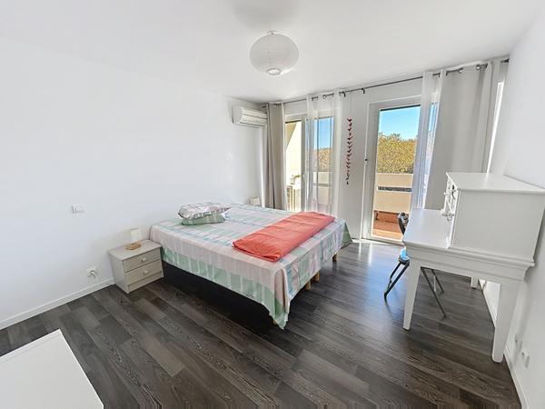 FREJUS PLAGE, APPARTEMENT 3 PIECES, TERRASSE ET CAVE