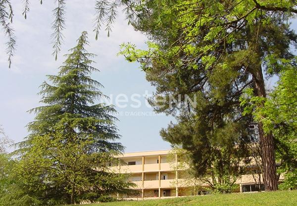 Au centre du Village T3 Ecully de 68m2 + place parking privatif