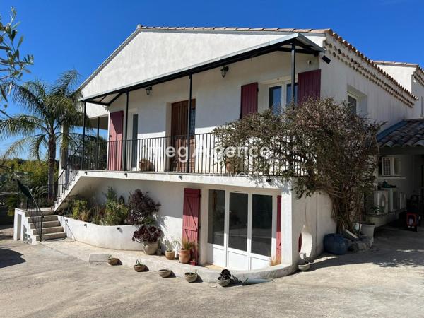 Maison à Arles, 13200 - 9 pièces 217m²