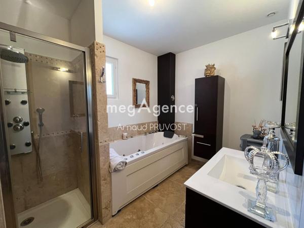 Maison à Arles, 13200 - 9 pièces 217m²