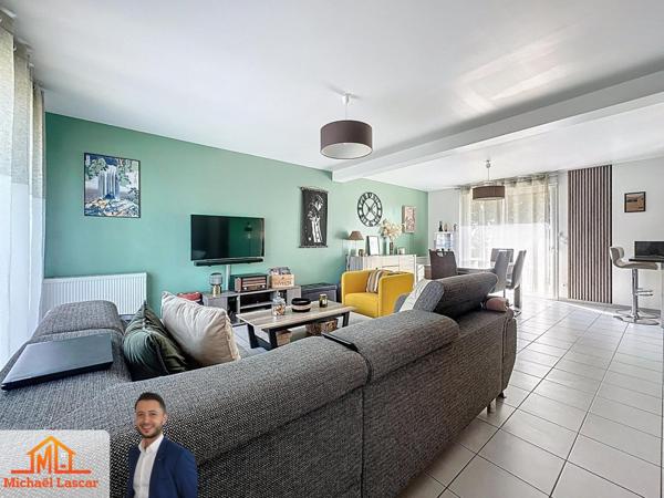 Maison récente 4 chambres avec garage à Teloché