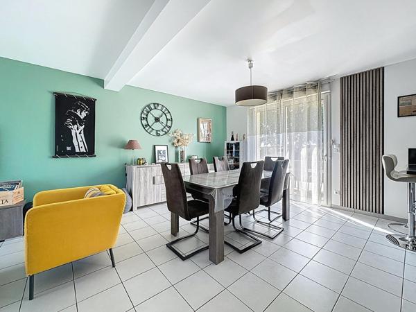 Maison récente 4 chambres avec garage à Teloché