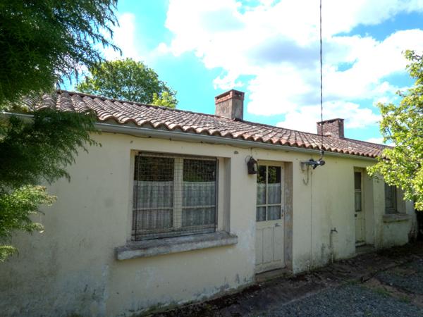 Saint-Vincent-sur-Graon (85540) Maison 68 m2 à rénover sur un terrain de 1574m²