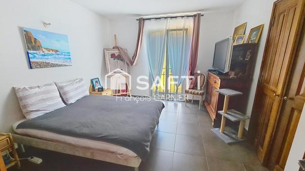 Maison T6 d'environ 194 m² implantée sur 327 m²