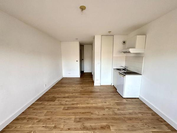 Appartement - Type 1 - 27m2 - St Eloi / Rompsay 149 000 € **  - Référence  JH756E