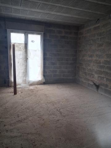 A VENDRE : MAISON hors d’eau hors d’air d’environ 300 m² sur 3 niveaux