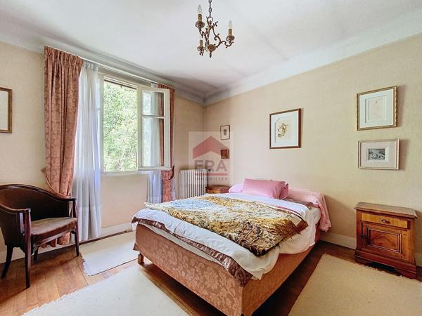 Maison Suresnes 190 M2