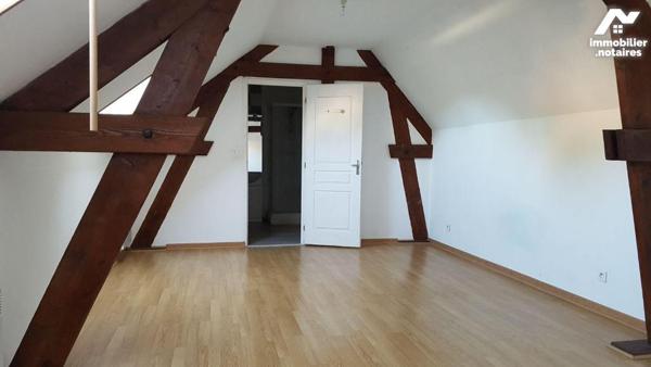 ENV 20MN de SOISSONS sur le secteur de VAILLY SUR AISNE proche du centre ville, immeuble de rap...