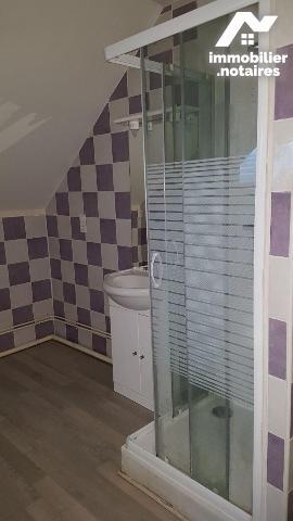 ENV 20MN de SOISSONS sur le secteur de VAILLY SUR AISNE proche du centre ville, immeuble de rap...