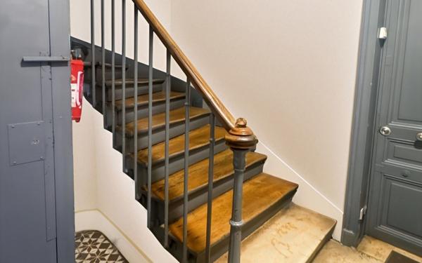 Appartement à vendre    2 pièces • 44,69 m2 Saint-Denis