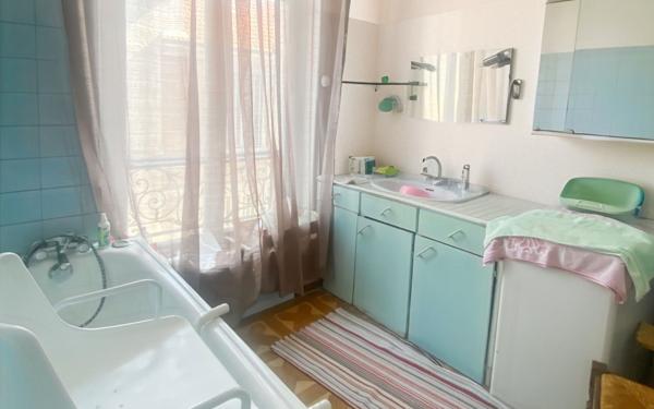 Appartement à vendre    2 pièces • 44,69 m2 Saint-Denis