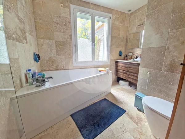 Vente                                                      Maison
                        
                     6 pièces                      170 m2                     à Saint-Brevin-les-Pins