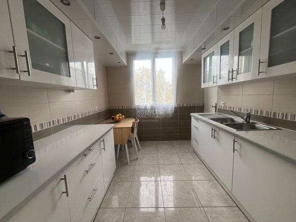 Appartement Pontoise 5 pièce(s) 94.54m2 €230 000 ** - Référence 11101