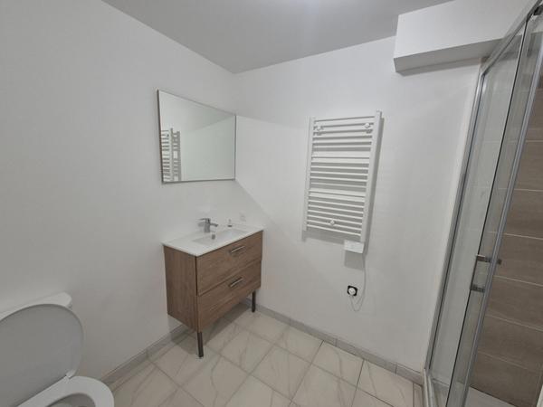 Maison de ville entièrement rénovée / 4 chambres / Chevry-Cossigny centre