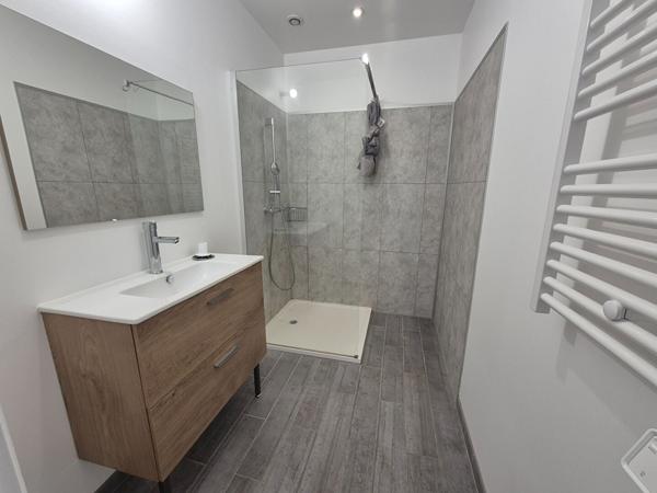 Maison de ville entièrement rénovée / 4 chambres / Chevry-Cossigny centre