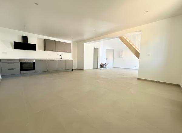La Garde centre : Maison rénovée avec jardin 200 m² – au calme