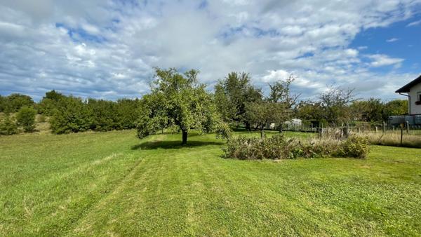 MAISON SPACIEUSE TRADITIONNELLE  7 PIECES 3000 M² TERRAIN DASLES 25230