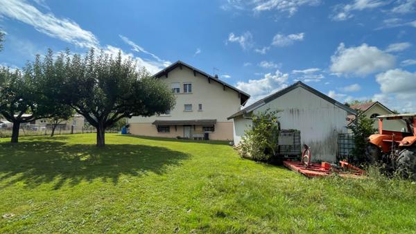 MAISON SPACIEUSE TRADITIONNELLE  7 PIECES 3000 M² TERRAIN DASLES 25230