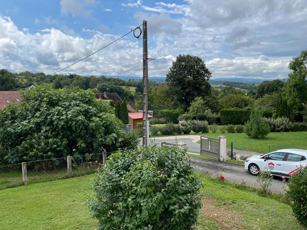 MAISON SPACIEUSE TRADITIONNELLE  7 PIECES 3000 M² TERRAIN DASLES 25230