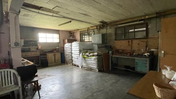 MAISON SPACIEUSE TRADITIONNELLE  7 PIECES 3000 M² TERRAIN DASLES 25230