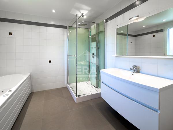 Villa grand standing  Mougins  264 m²  sur 1 644 m²