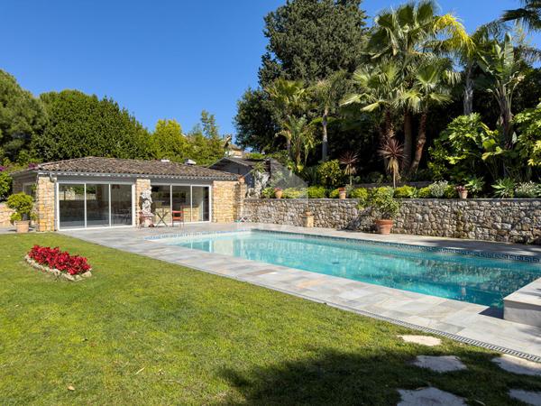 Villa grand standing  Mougins  264 m²  sur 1 644 m²